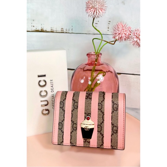 Gucci Pink GG Supreme Ice Cream Wallet - Picture 3 of 12